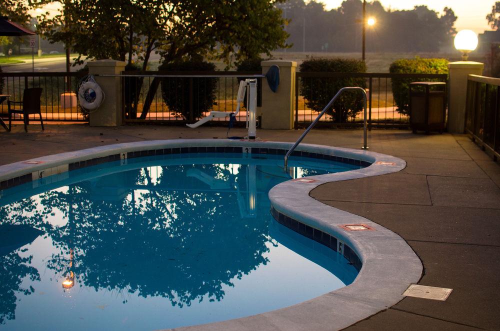 Quality Inn Clarksville - Exit 11 Bagian luar foto