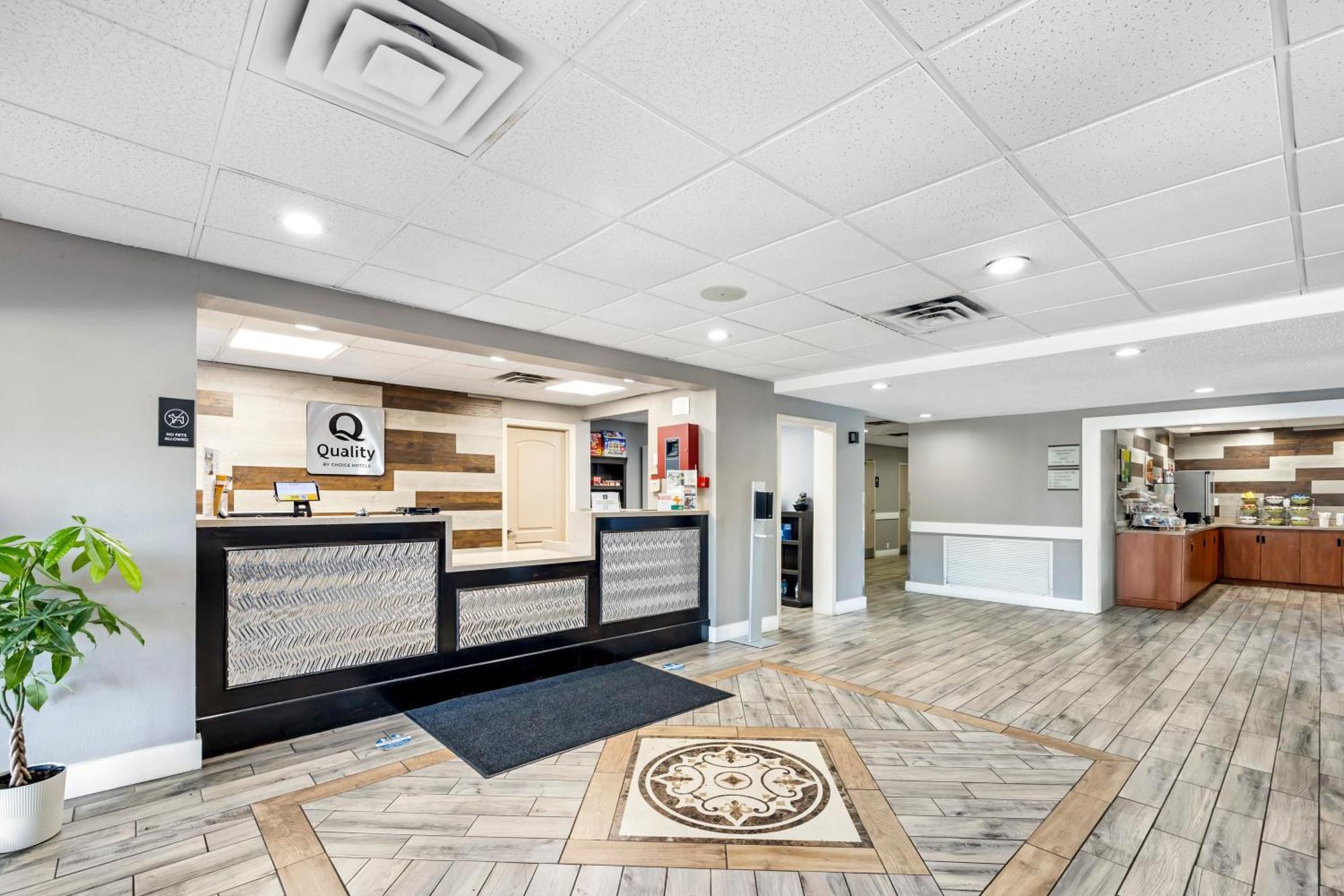 Quality Inn Clarksville - Exit 11 Bagian luar foto
