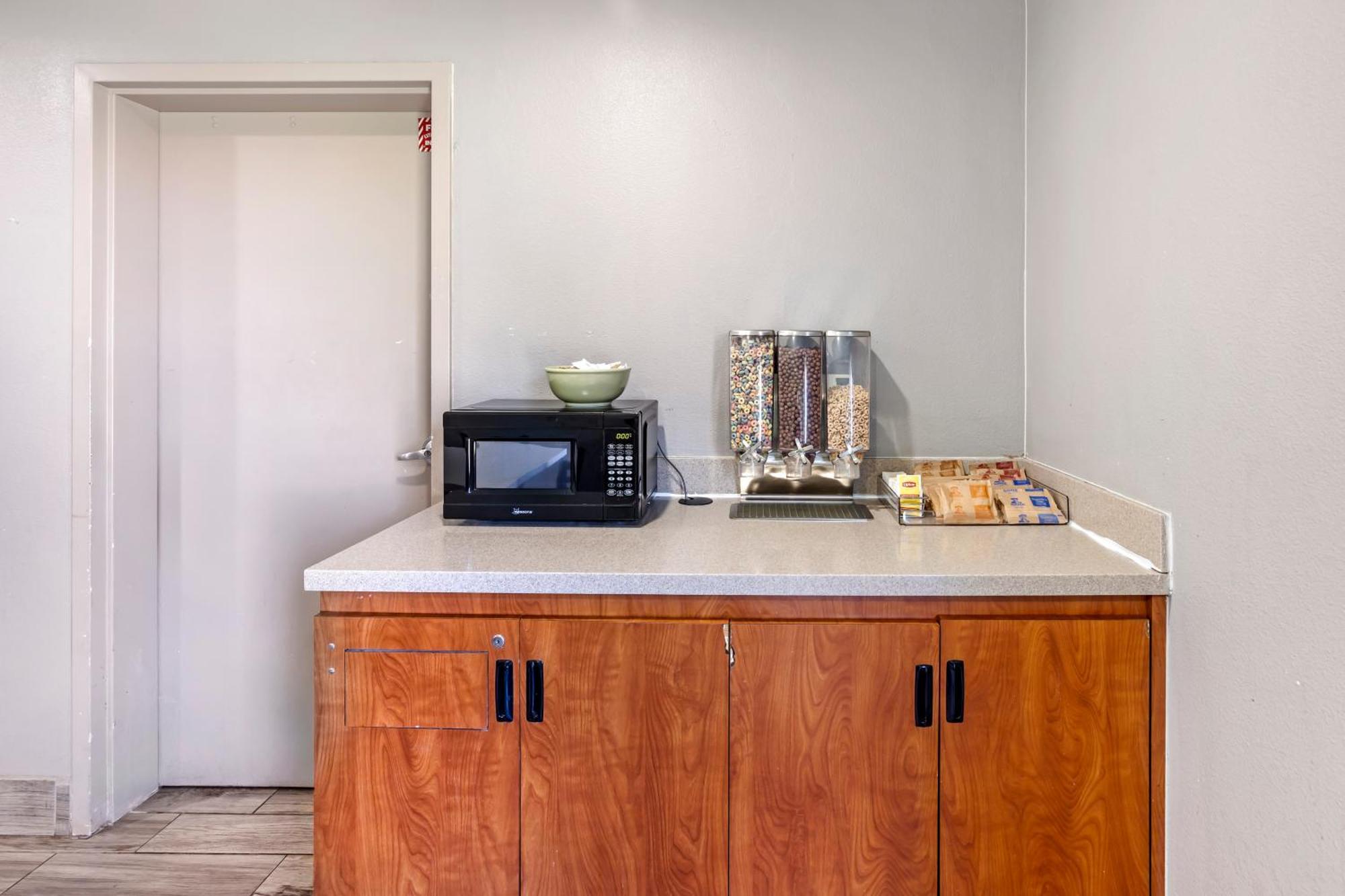 Quality Inn Clarksville - Exit 11 Bagian luar foto