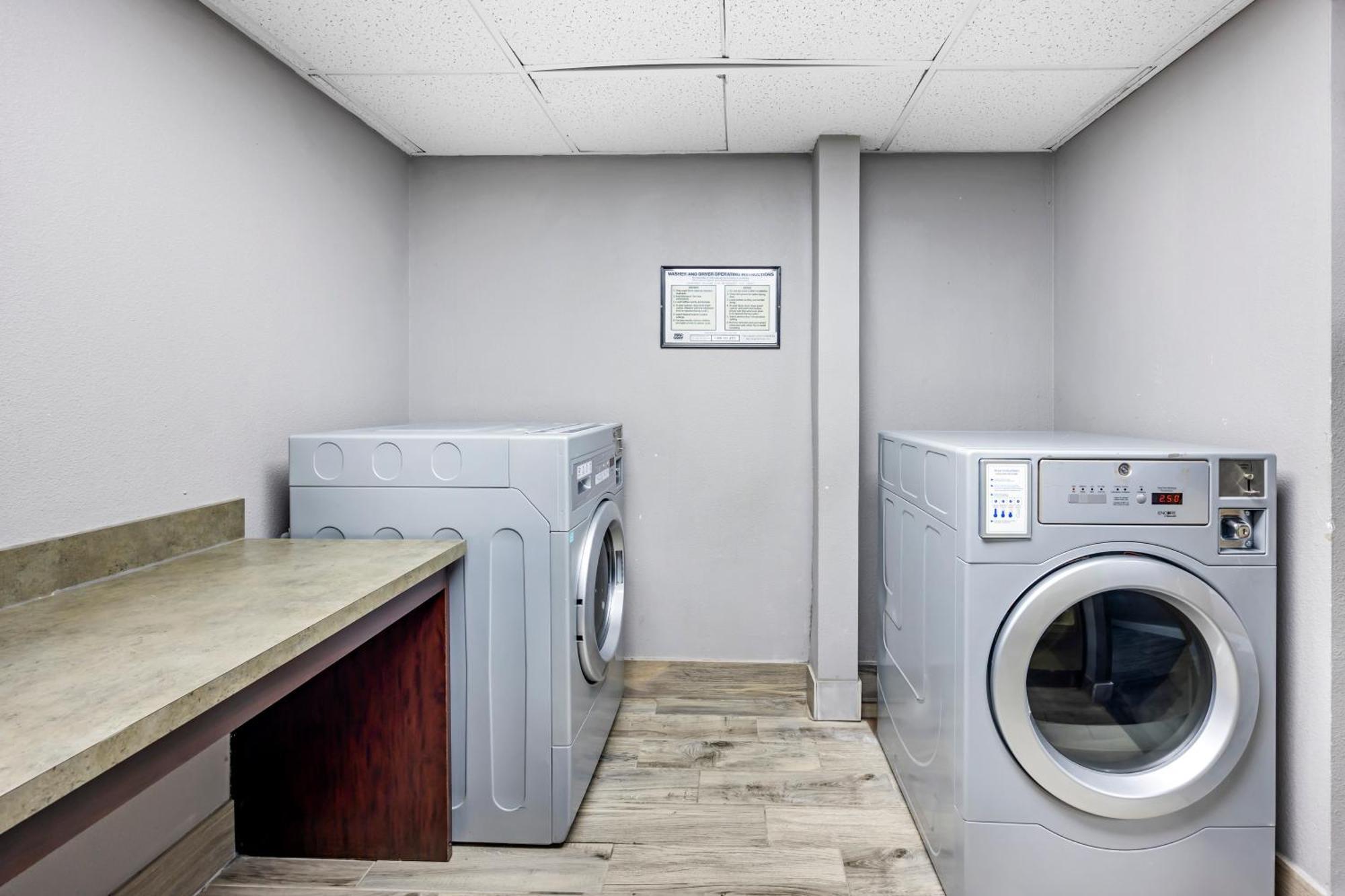 Quality Inn Clarksville - Exit 11 Bagian luar foto