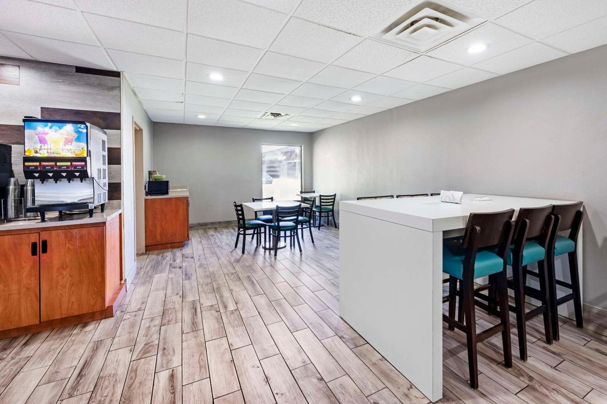 Quality Inn Clarksville - Exit 11 Bagian luar foto