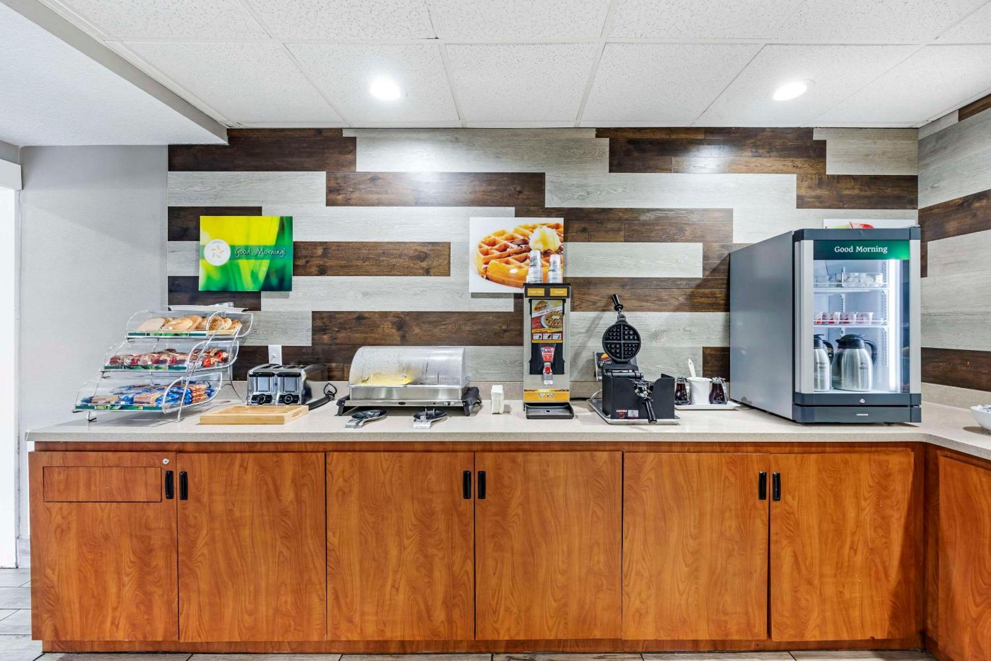 Quality Inn Clarksville - Exit 11 Bagian luar foto