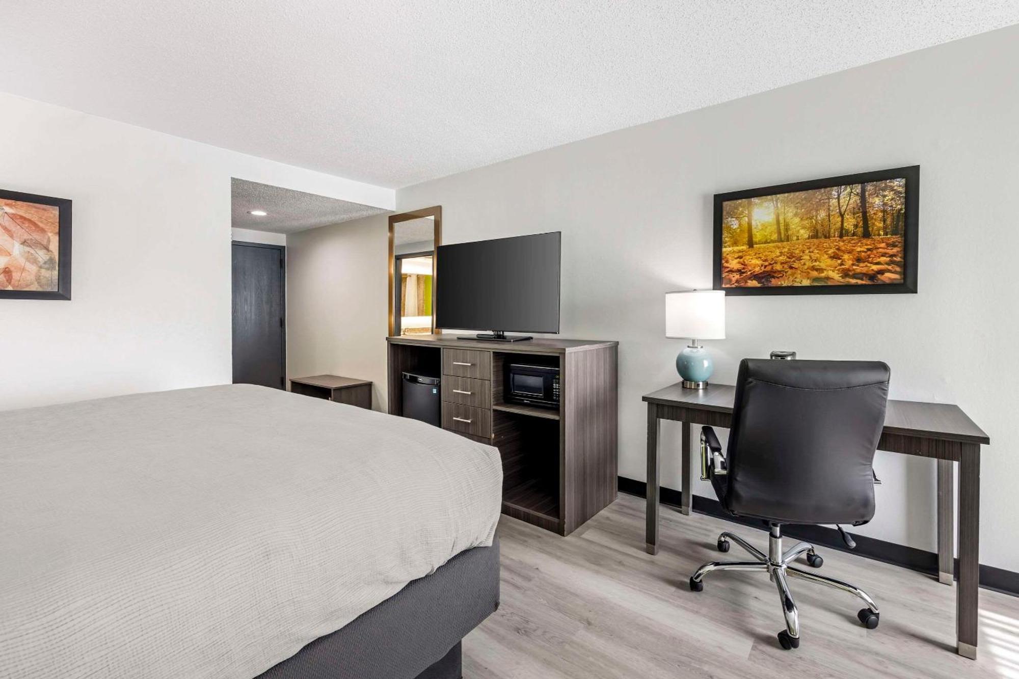 Quality Inn Clarksville - Exit 11 Bagian luar foto