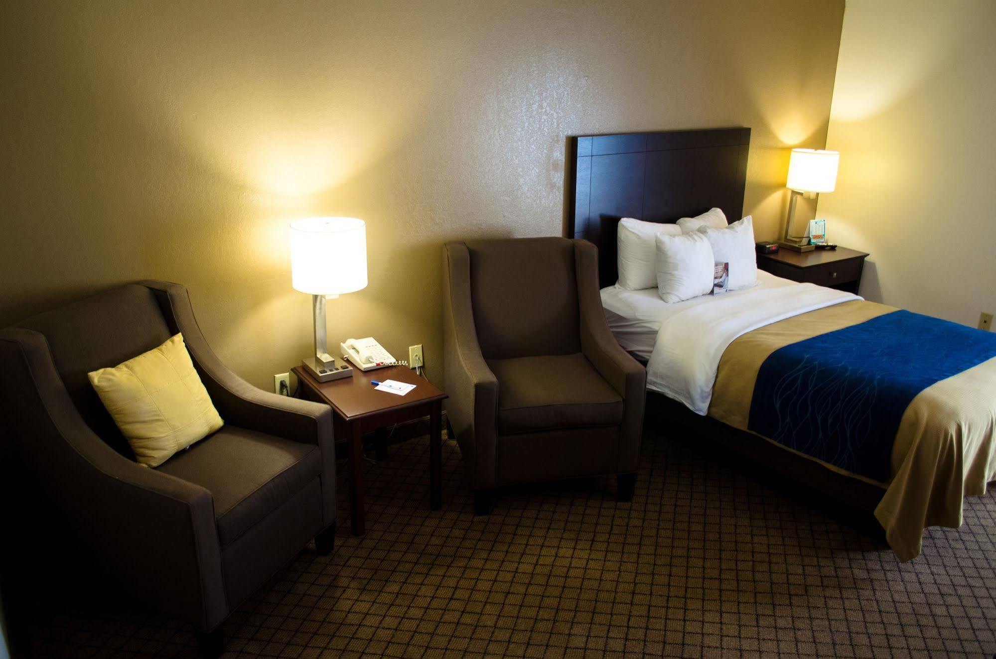 Quality Inn Clarksville - Exit 11 Bagian luar foto
