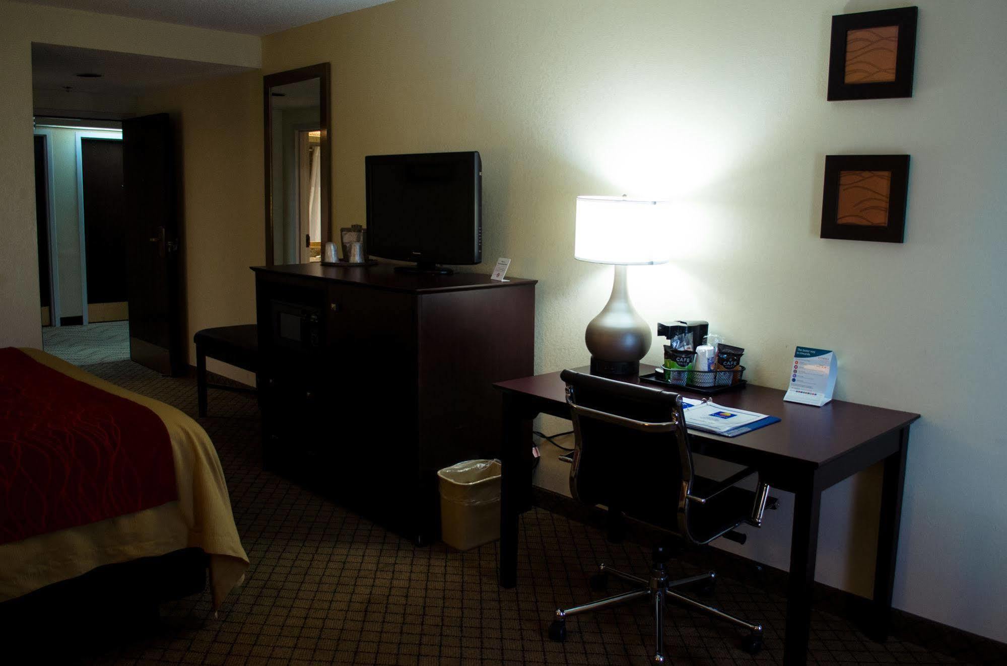 Quality Inn Clarksville - Exit 11 Bagian luar foto