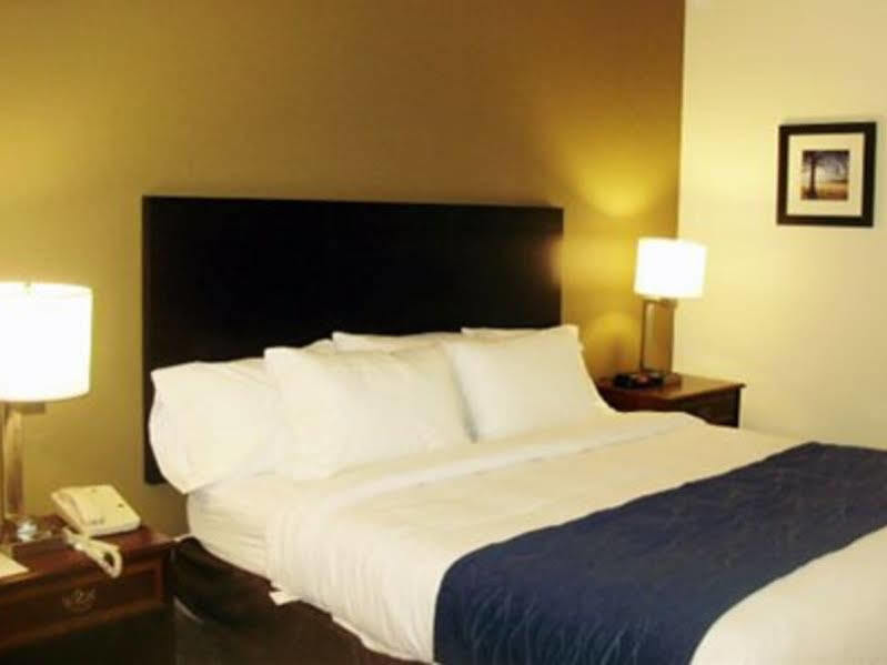 Quality Inn Clarksville - Exit 11 Bagian luar foto